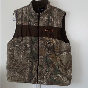 Men’s fleece lined vest.